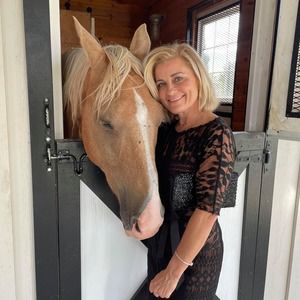 Meet your Posher, Claire